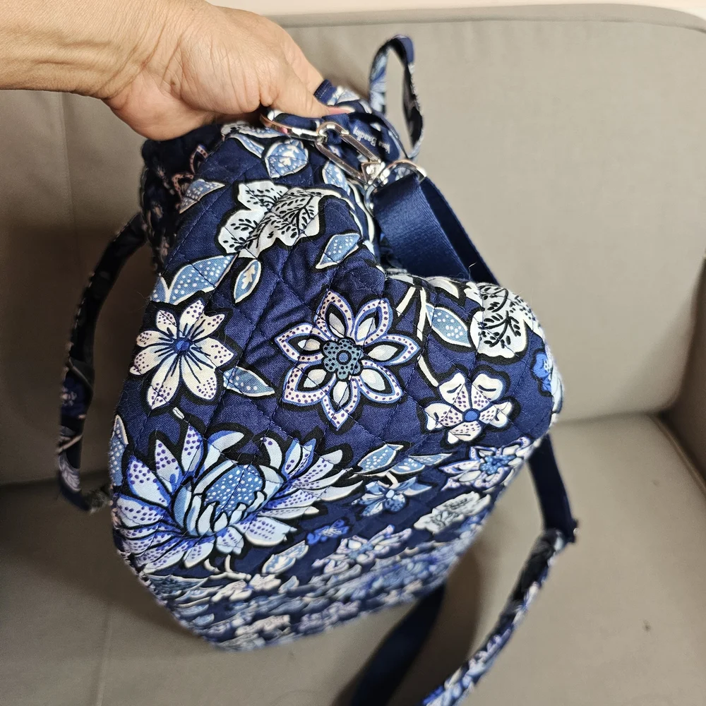 Vera Bradley Navy Blue Floral Quilted Travel Bag - Picture 12 of 16